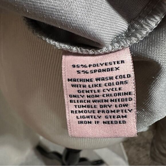 Women's Juicy Couture Velvet Cold-Shoulder Top - Picture 4 of 9